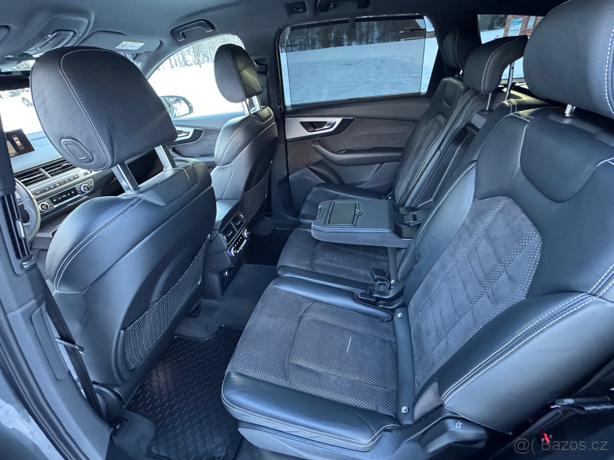 Audi Q7 S/S line, black edition, 8 TT, 7 míst - 16