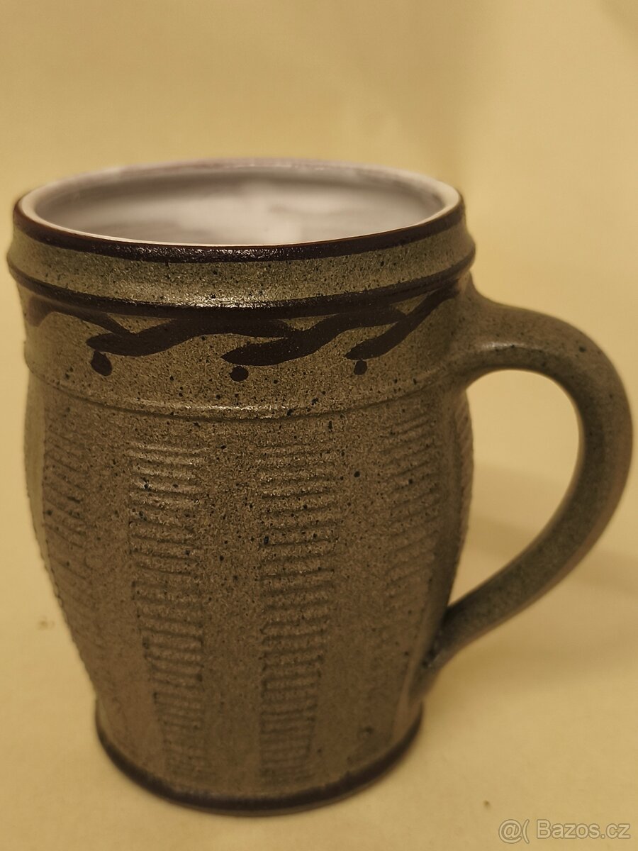 Korbel , půllitr - keramika - 16