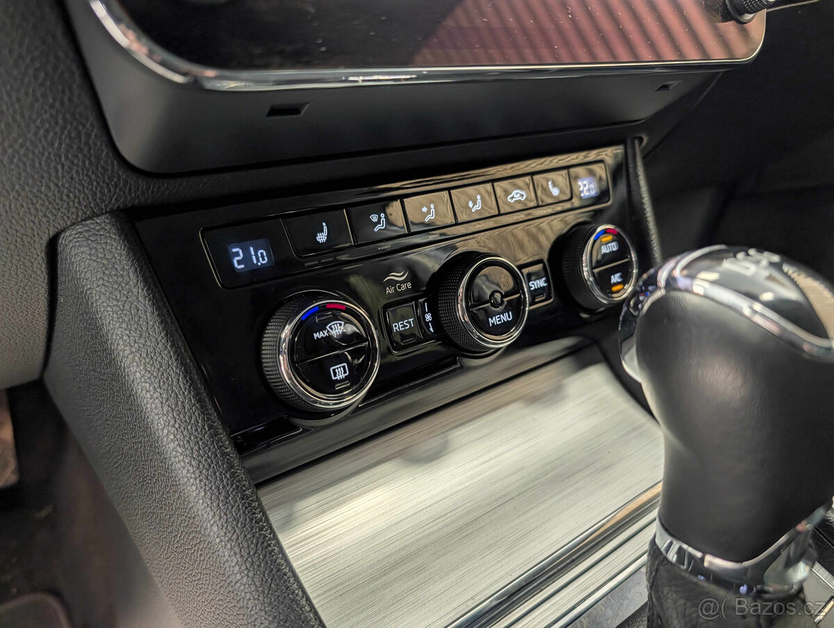 Škoda Superb 2,0 TDI STYLE - 16