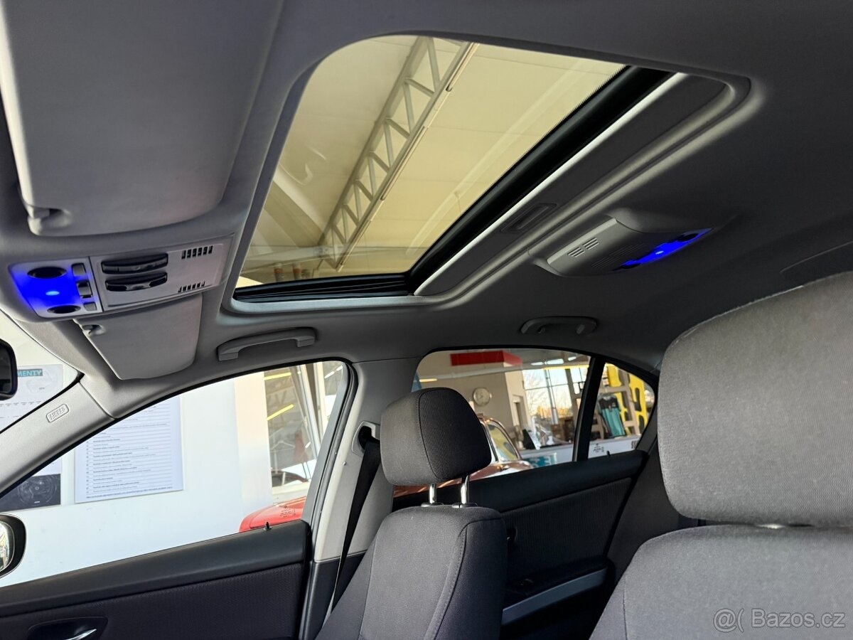 BMW Řada 3, 320i 2.0 125 kW - 16