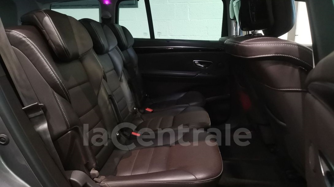 RENAULT Espace V dCi 160 INITIALE PARIS EDC 7 míst 2018 - 16