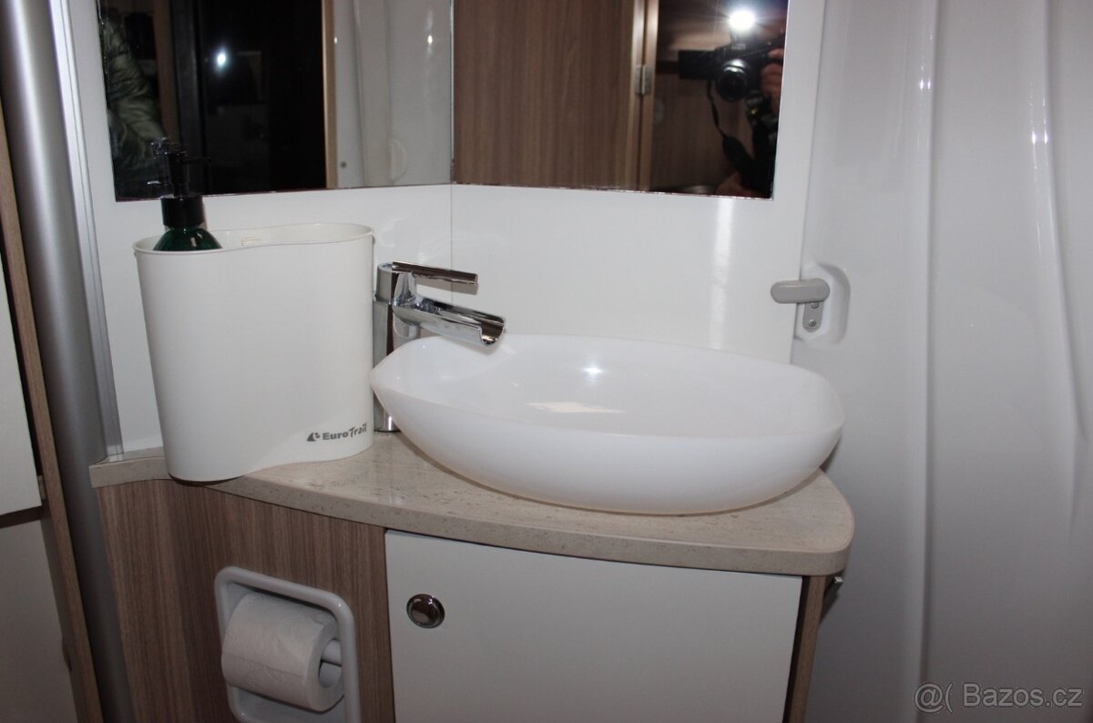 Burstner IXEO 710 TOP STAV - 16