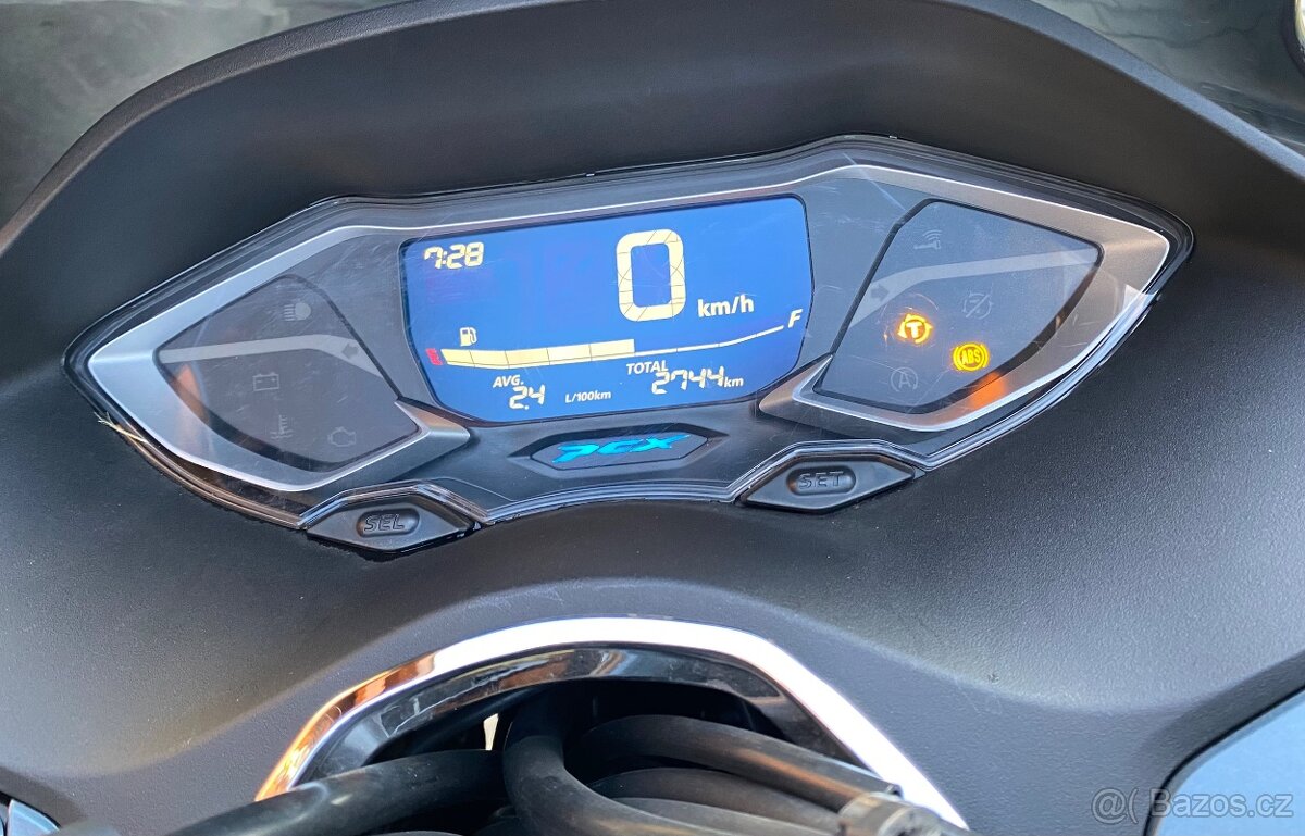 Skútry Honda PCX 125 dvakrát - 16