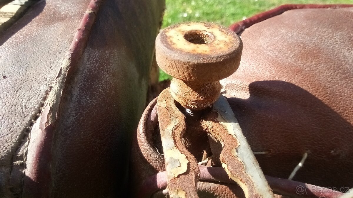 Sedadlo z veterána 1933-1945 - 16