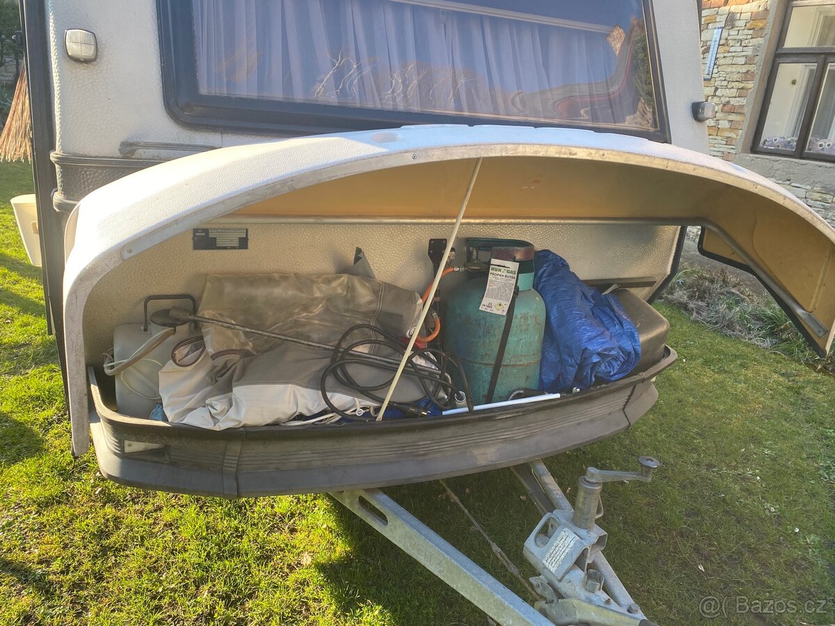 Prodám karavan Hobby Deluxe - 16