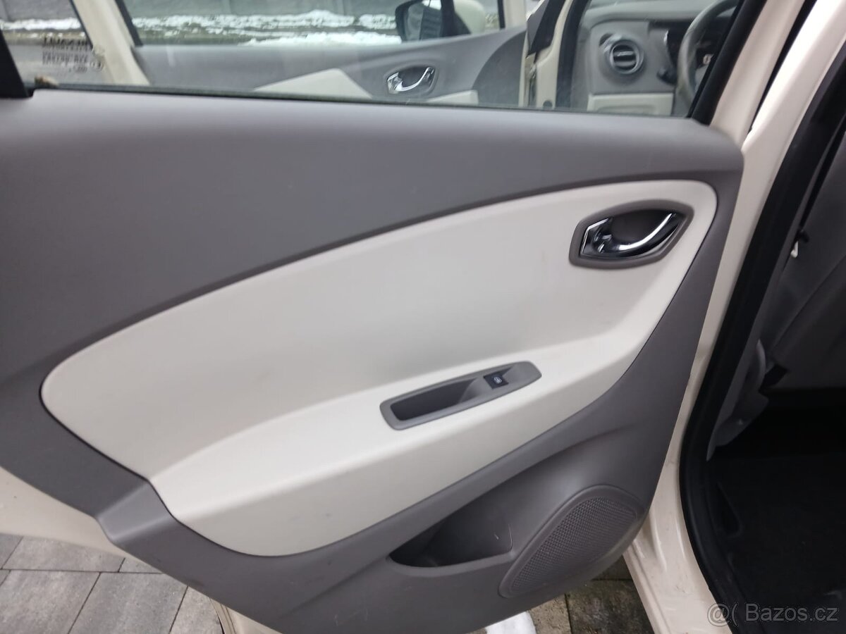 Renault Captur - vada automatu - 16