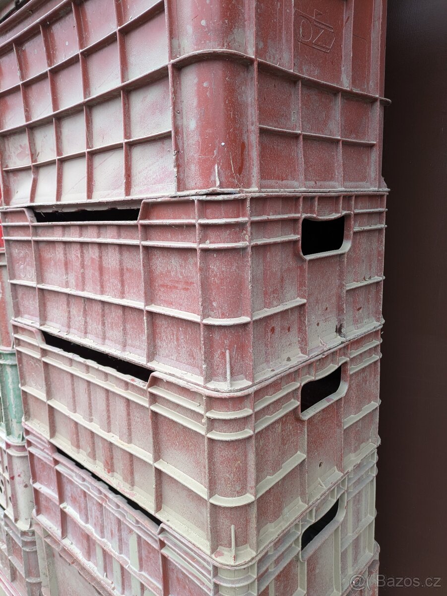 Soubor 19 kusů přepravek - 16