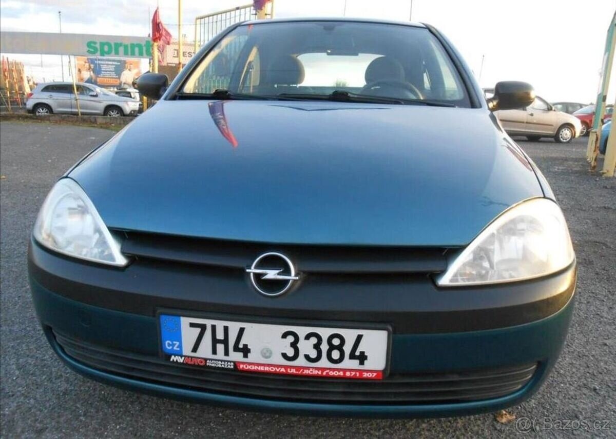 Opel Corsa 1,0 12V Club benzín - 16