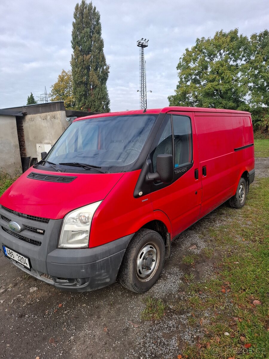 Ford Transit 2,2 TDCi bus 9 míst 92 kw - 16