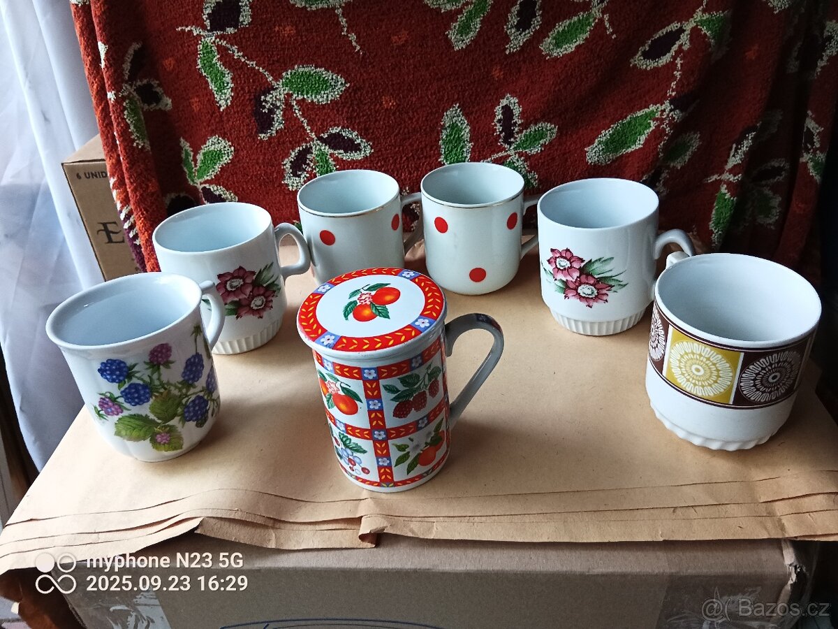 stare porcelanove hrnky malovane sady - 16