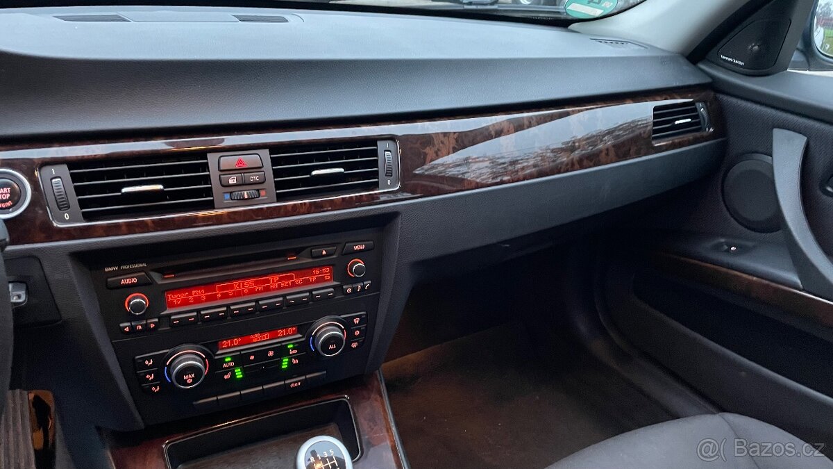 BMW E91 320D HARMAN/KARDON XENONY 1.MAJITEL - 16