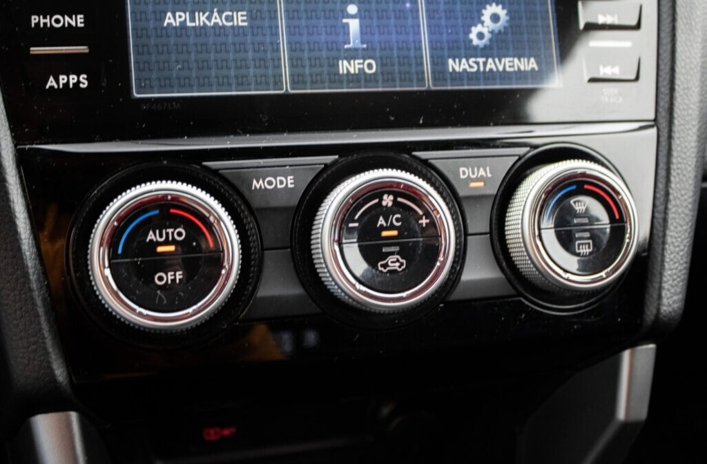 Subaru Forester 2.0D, 108kW (2015) - 16