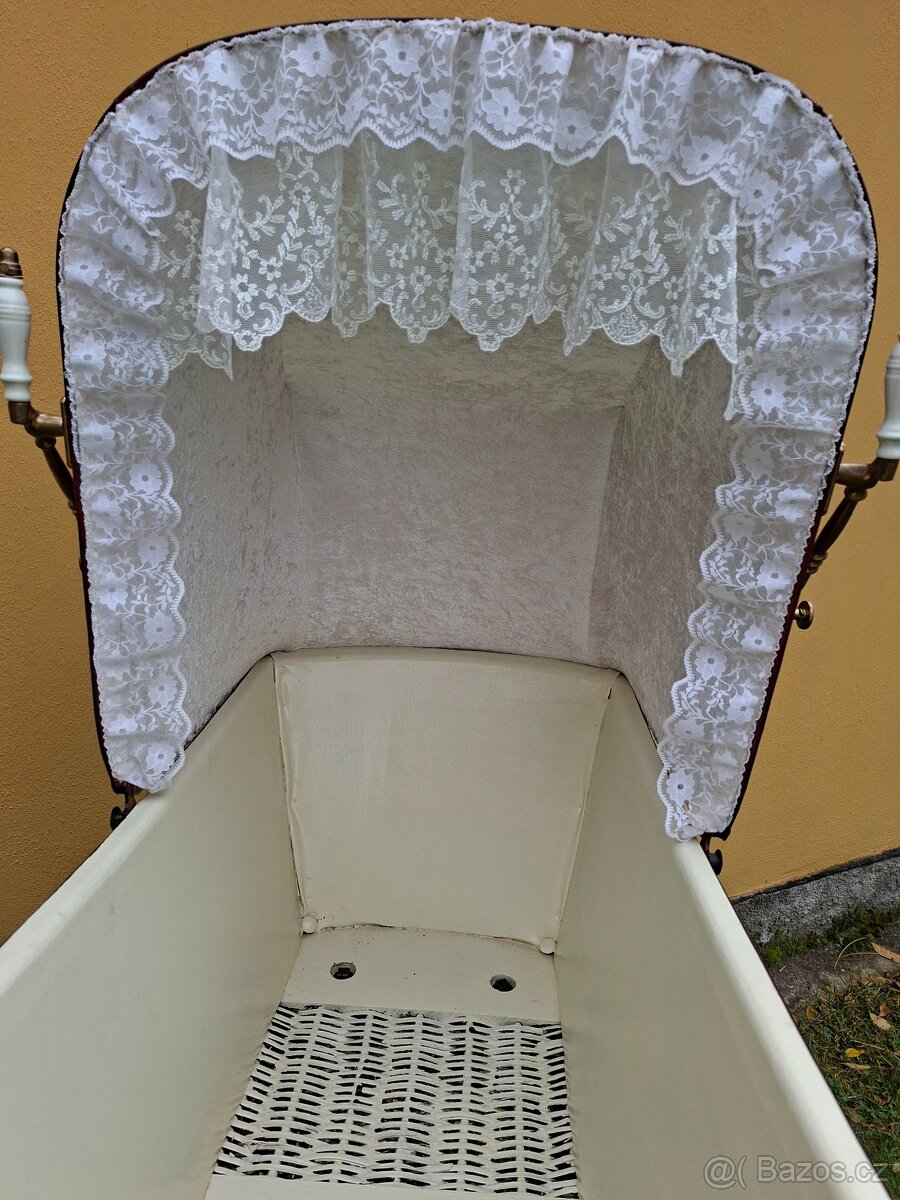 Starožitný kočárek pro miminko č. 1199 - 16