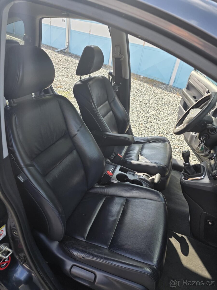 Honda CRV 2.0 Benzín 4x4 Executive - 16