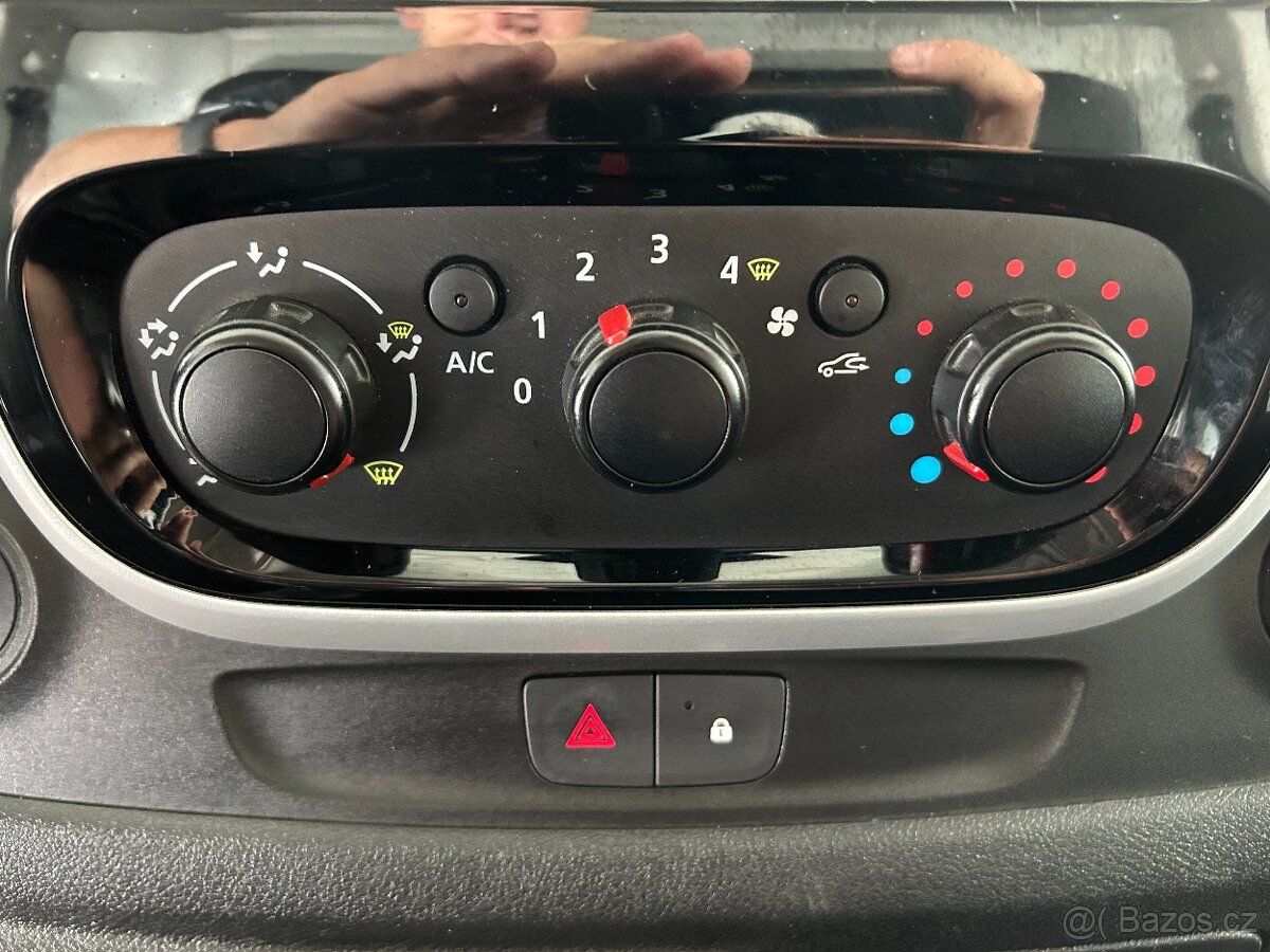 Renault Trafic 1.6 L1H1,3.MÍSTA,2.MAJITEL,ODPOČET DPH - 16