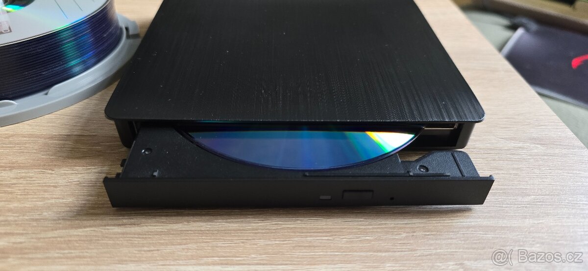Externí DVD/CD vypalovačka-přehrávač s USB+USB-C - 16
