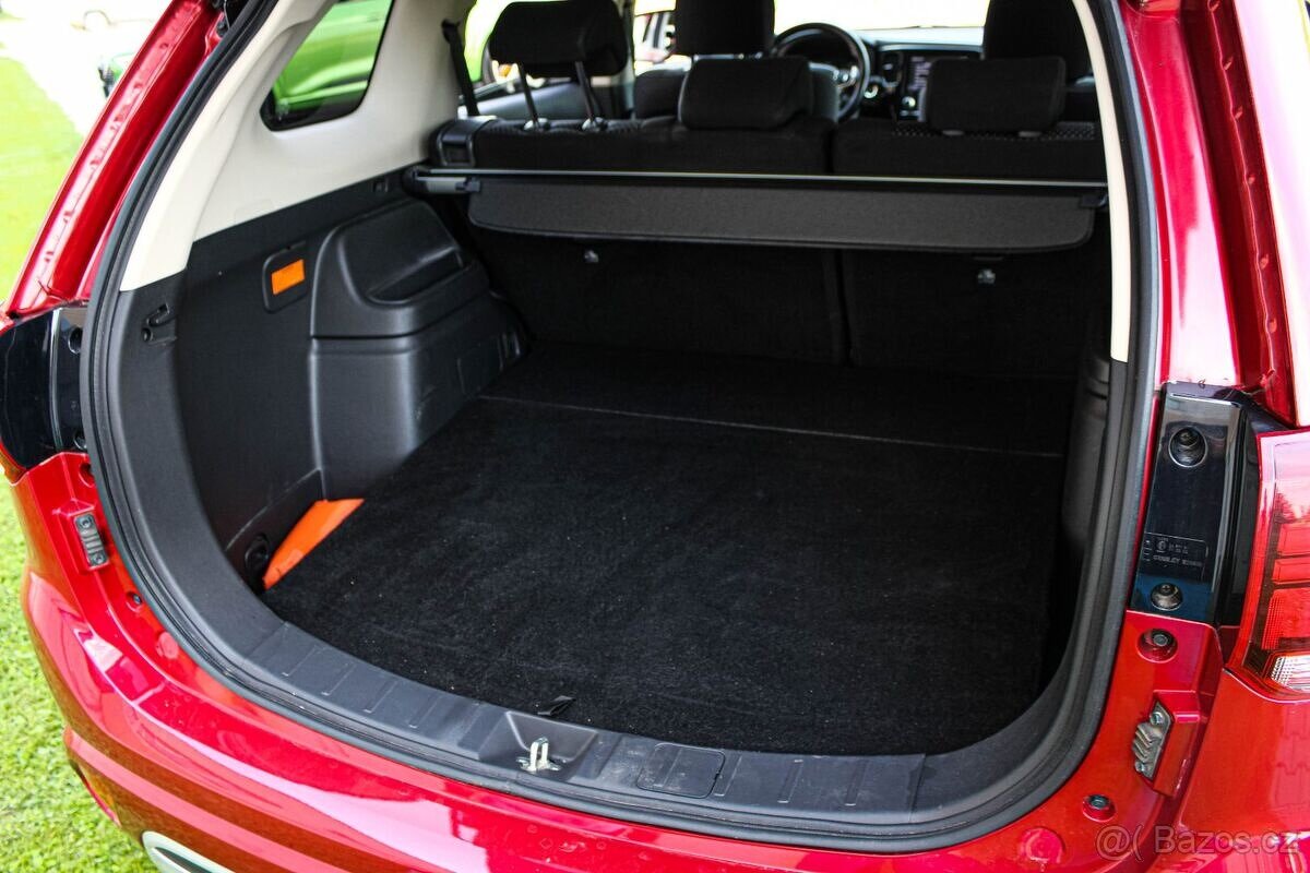 Mitsubishi Outlander PHEV 2.4 4x4 2021 - 16
