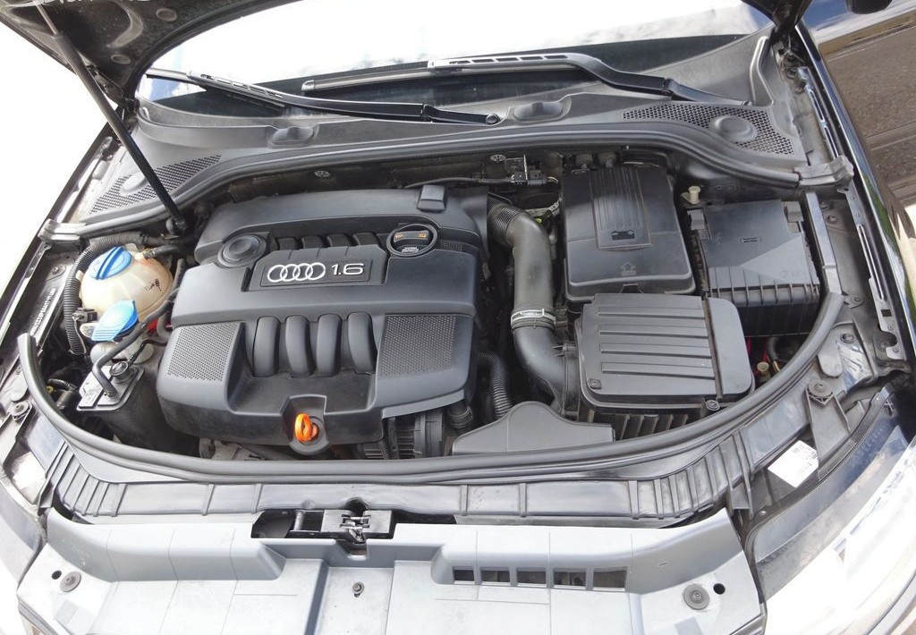 Audi A3, 1.6i (75 kw) r.rv.-2010 KLIMA - 16