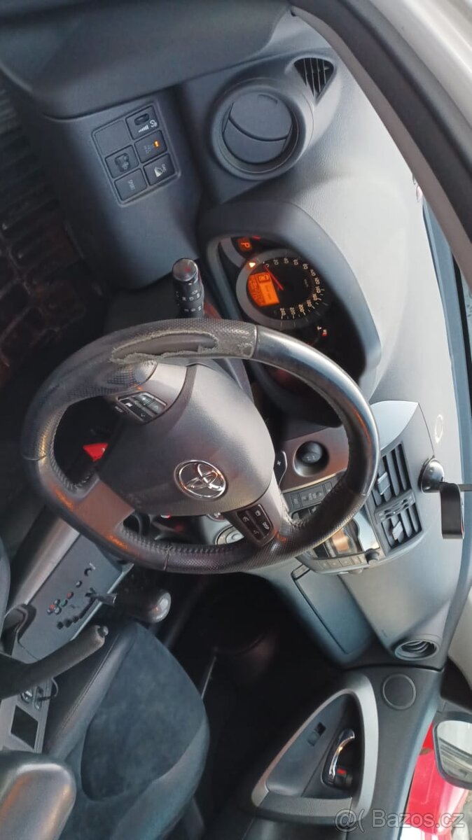 SLEVA TOYOTA RAV4 2.2D Automat 4x4 Tažné ČR - 16