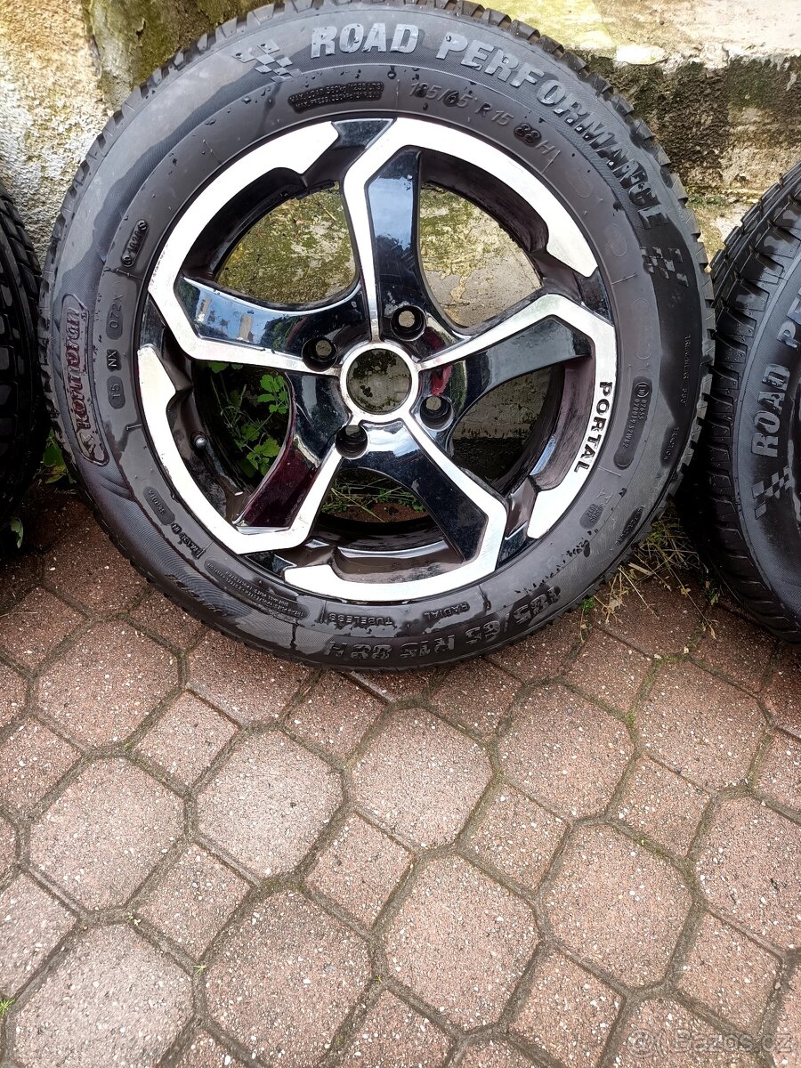 Letní pneu185/65/R15 s alu disky - 16
