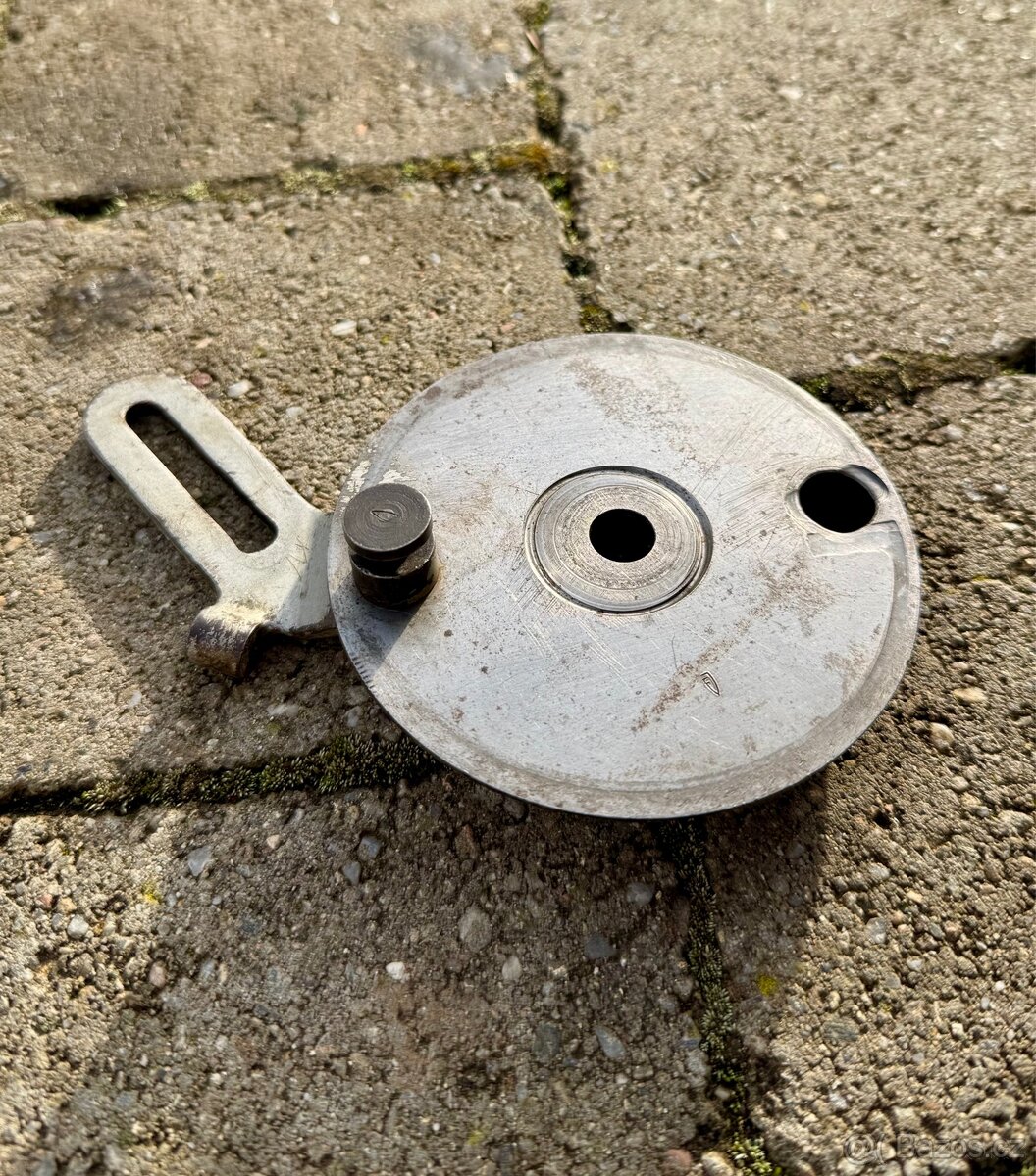 Jawa 100 Robot - rozety a stit - 16