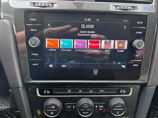 VW Golf Variant 1.0 TSi, 2017, automatická klima, tempomat - 16