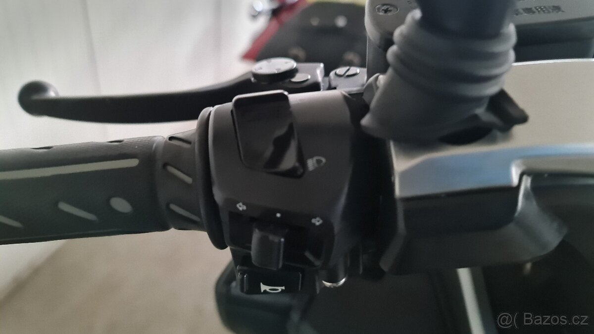 Kawasaki J 300 ABS r.v.2016 - 16