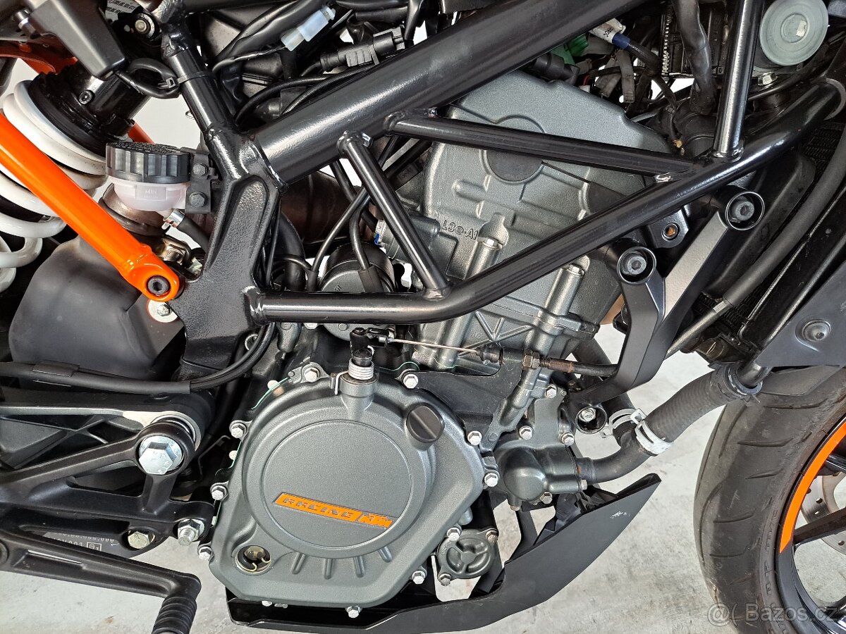KTM 125 Duke ABS - 16
