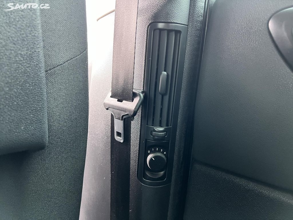 🚗 Peugeot 5008 2.0HDi NAVI KAMERA TAŽNÉ ALU - 16