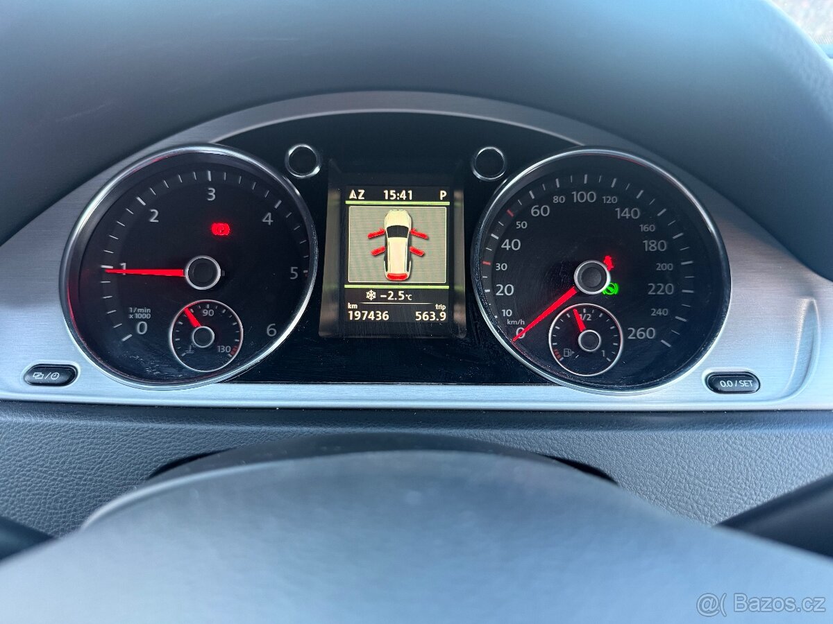 Volkswagen Passat B7 Highline DSG - 16