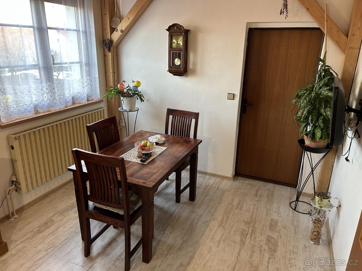 Nabízíme prodej rvícegeneračního domu v obci Jevišovka - 16