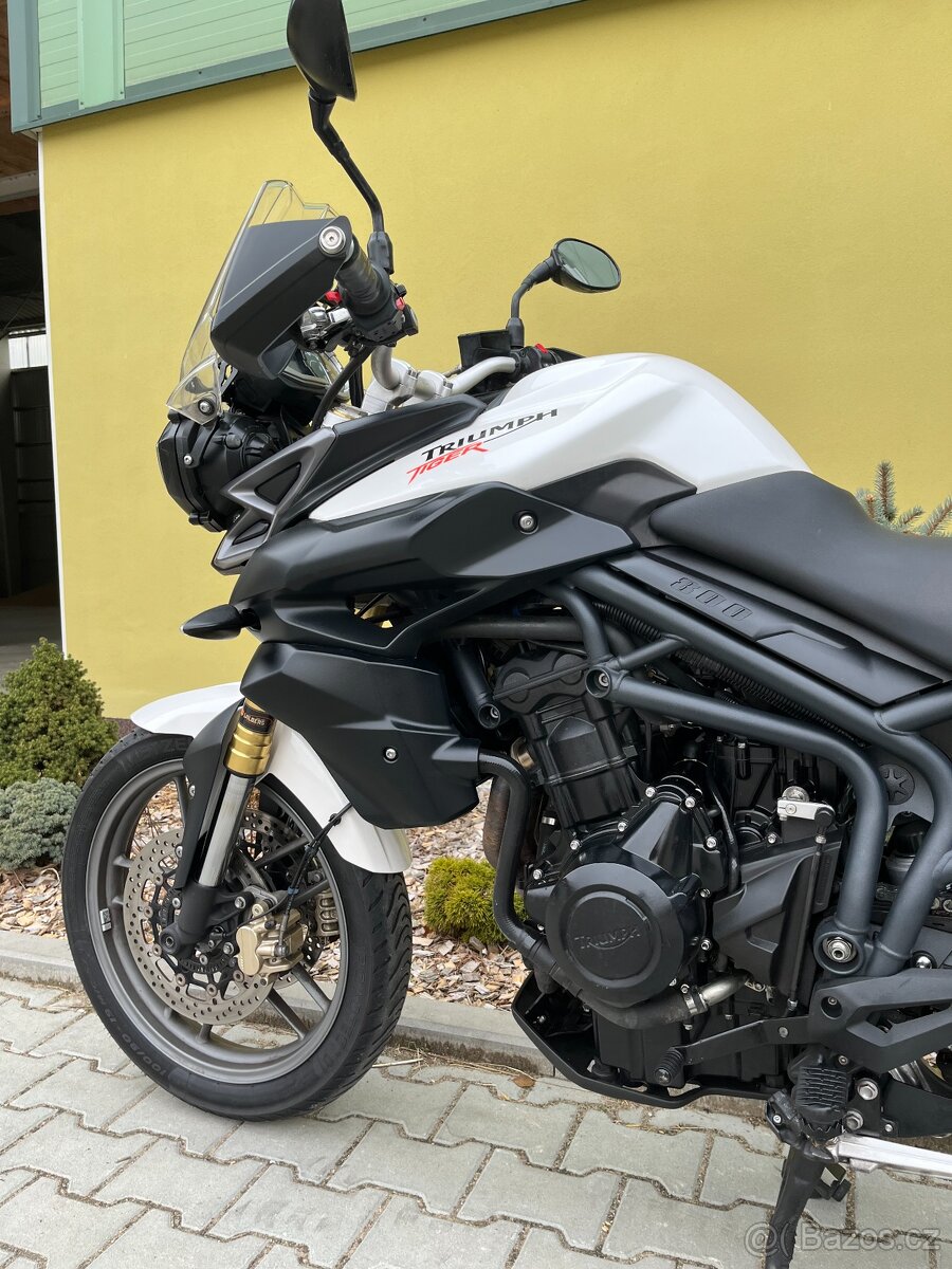 Triumph Tiger 800 XR - 16