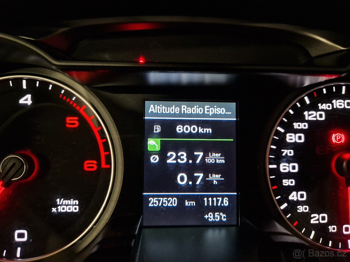 Audi A4 B8 facelift, 2013, 2.0 120 kW, manuál, bi-xenon - 16