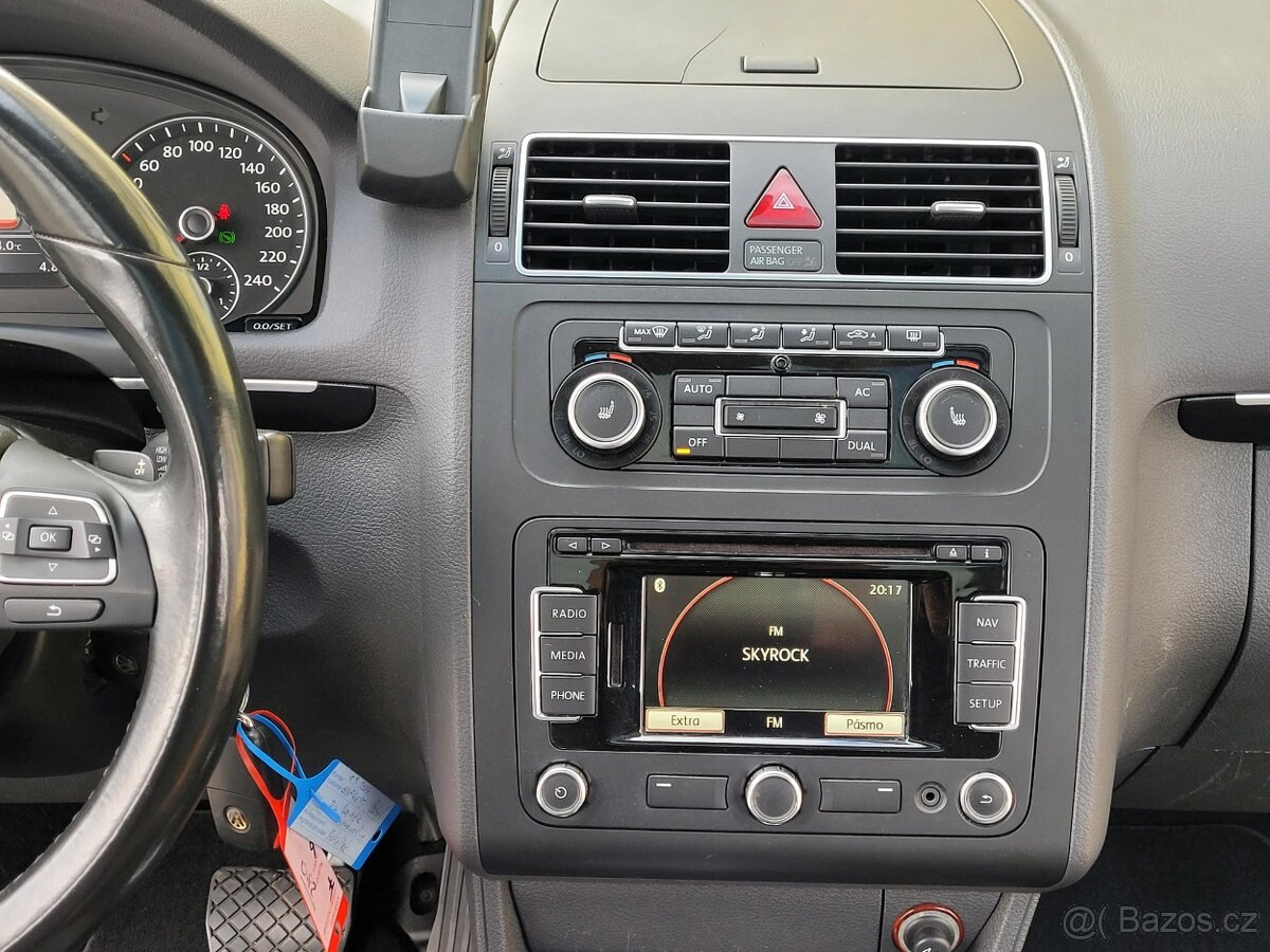 Volkswagen Touran, 1,4 DSG Highline, nové ROZVODY - 16