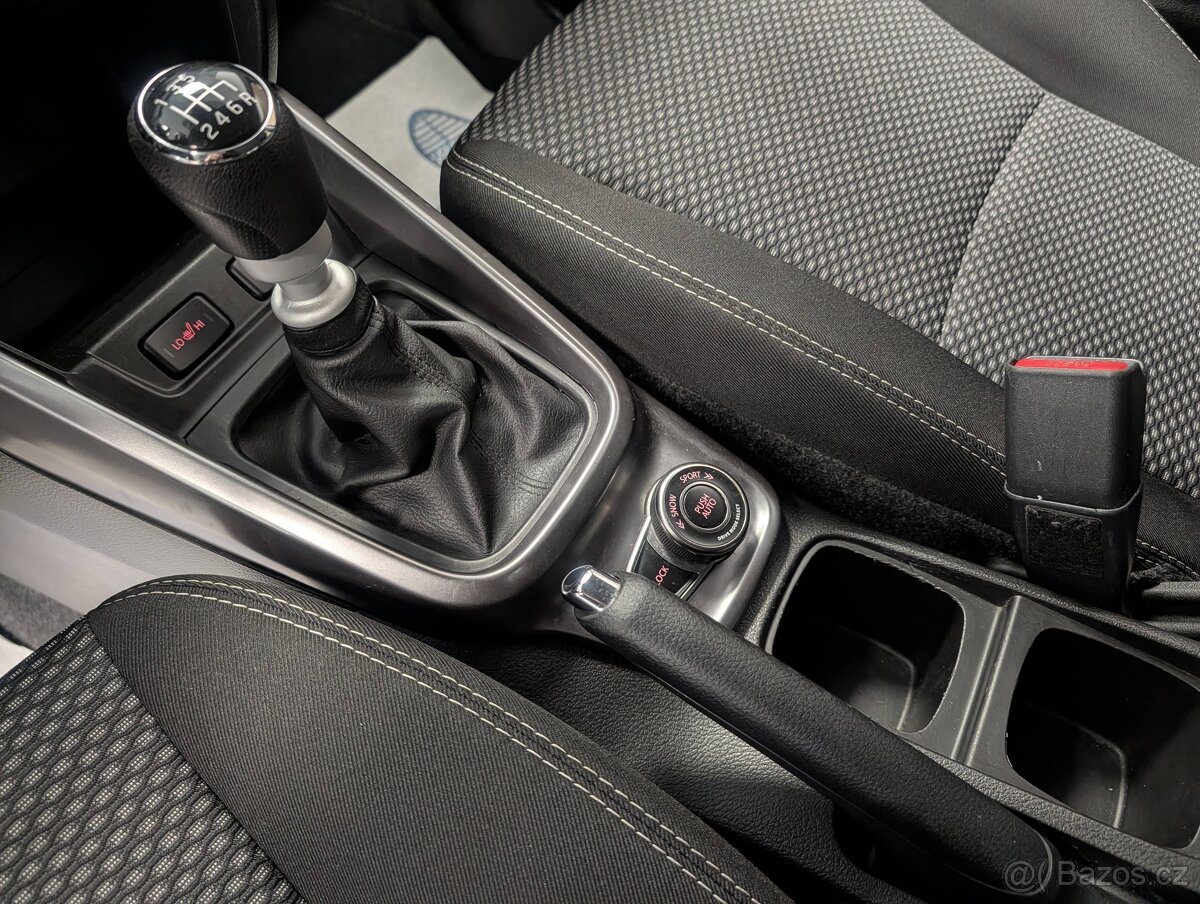 Suzuki Vitara 1,4 i HYBRID ALL GRIP - 16