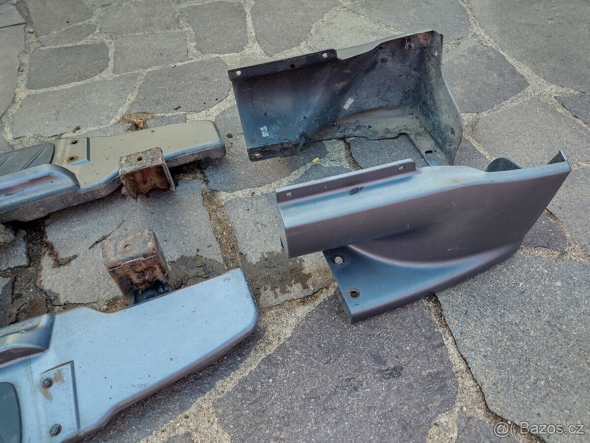 Nášlapy drobné poškození Ssangyong Rexton - 16