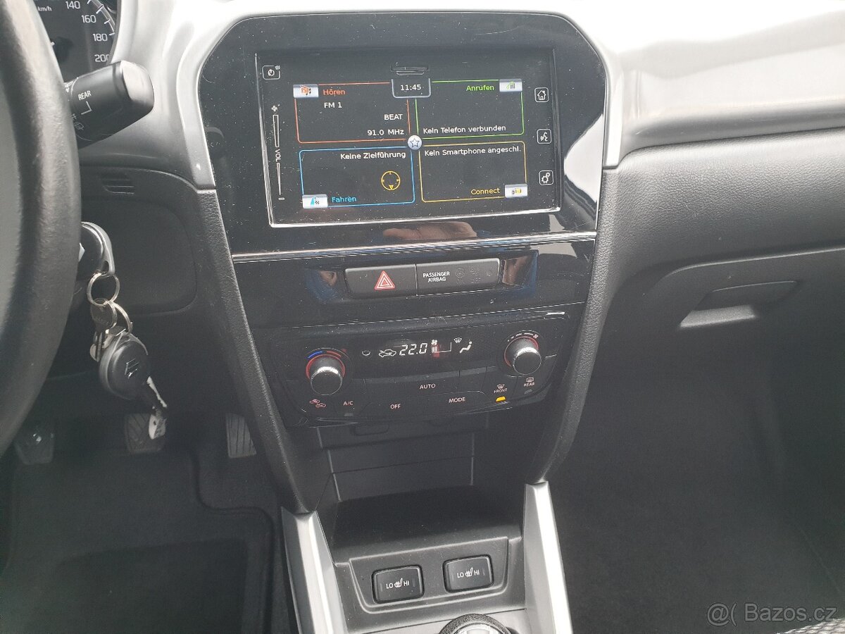 Suzuki Vitara 1.6i 88KW NAVI KAMERA Servis SUZUKI - 16