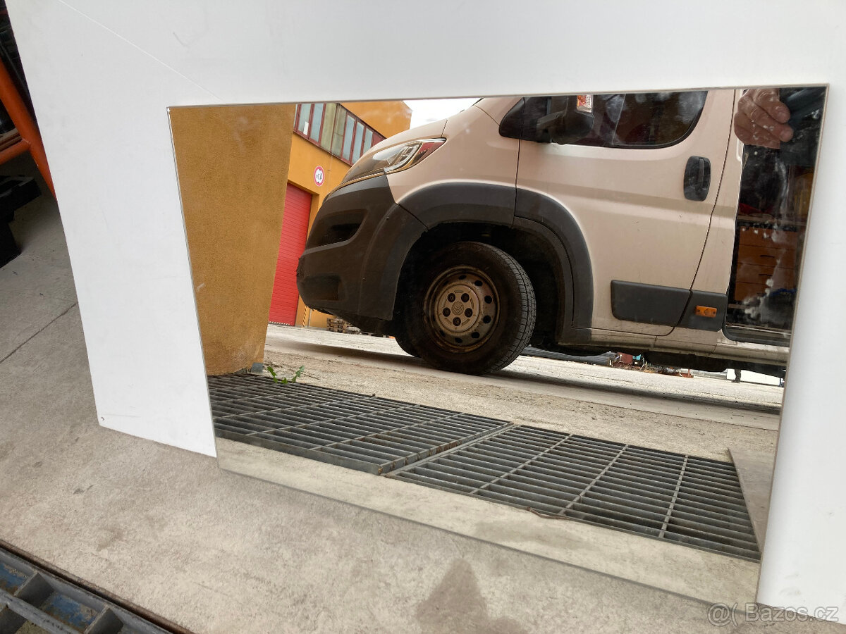 Zrcadlo nástěnné kulaté a hranaté, kus za 300 kč - 16