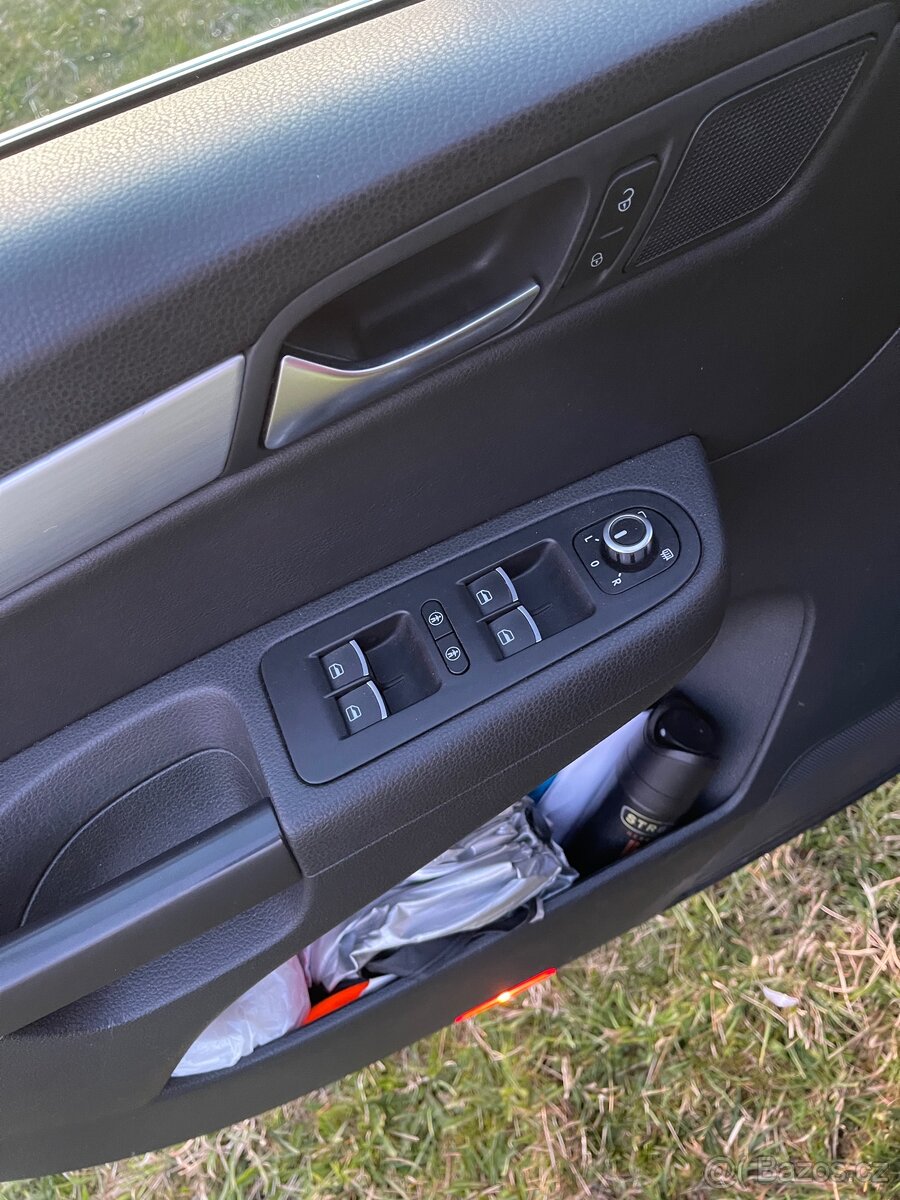 Volkswagen Sharan - 16