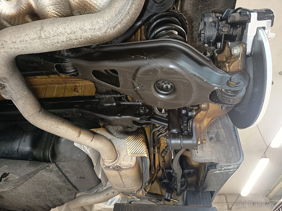 Chrysler Pacifica 3,6L V6, 7míst, bohatá výbava, nový model - 16