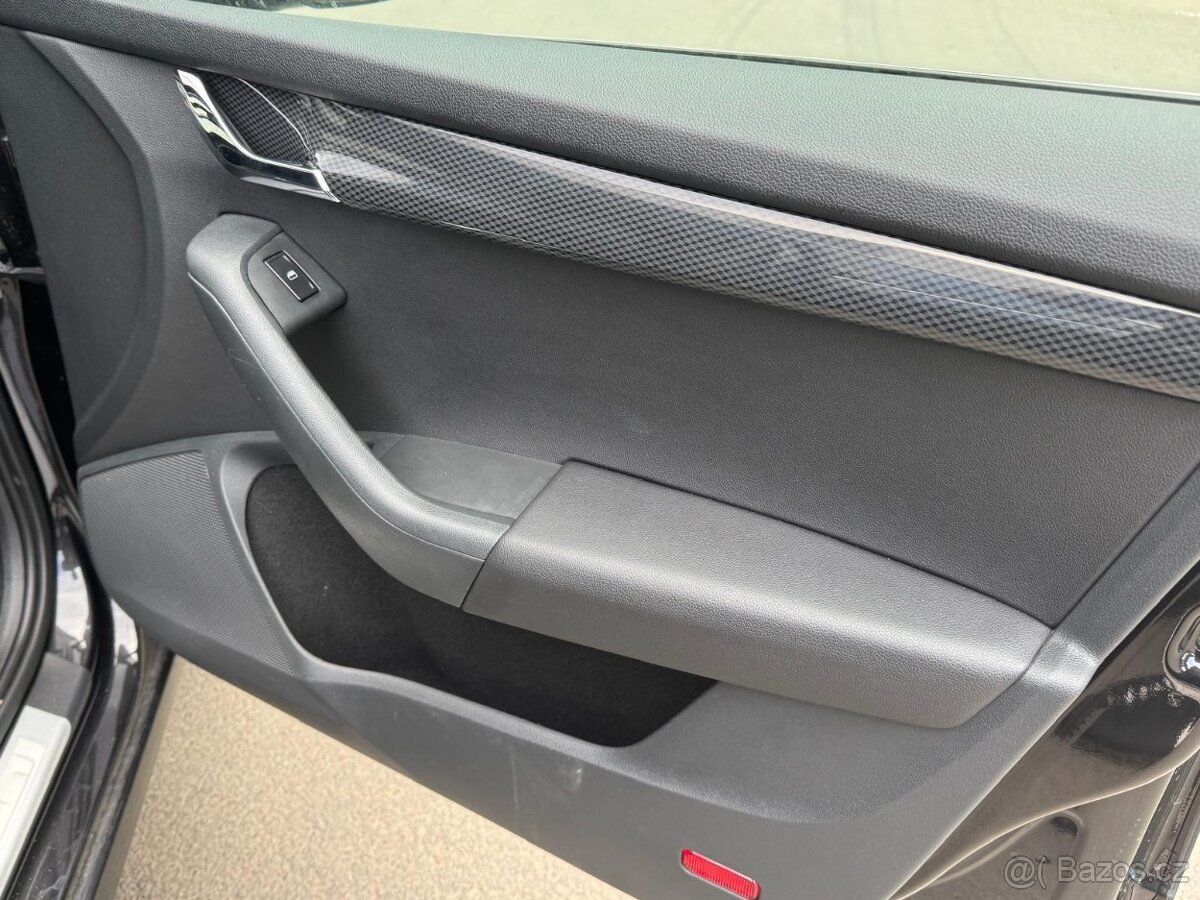 Skoda / Octavia 2.0 TSI RS - 16