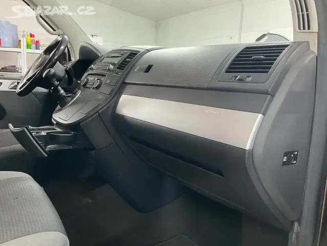 VW Multivan T5 2.0TDI 103kW Team Webasto,tažné,serviska - 16