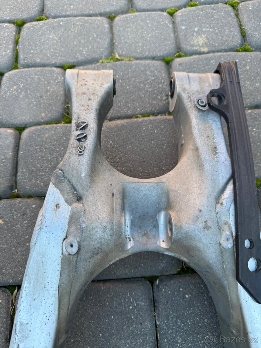 Kyvná vidlice zavěšení kyvka kolo Yamaha YZF WRF YZ - 16