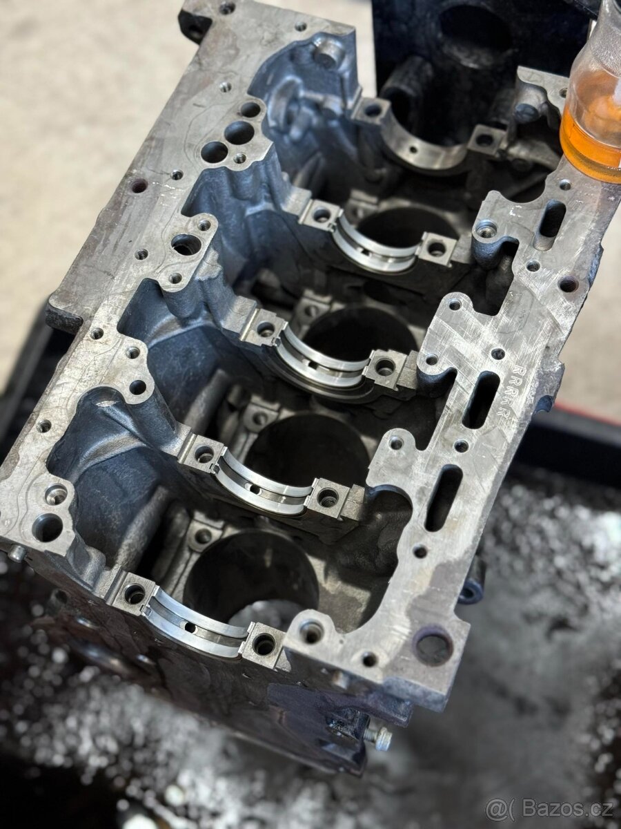 VW Scirocco 2.0 R TSI 195 kw, 2010, manuál - 16