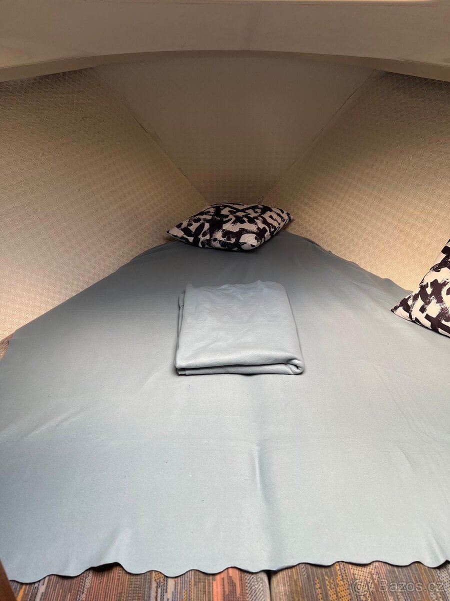 Kajutová plachetnice C&C30 - 16