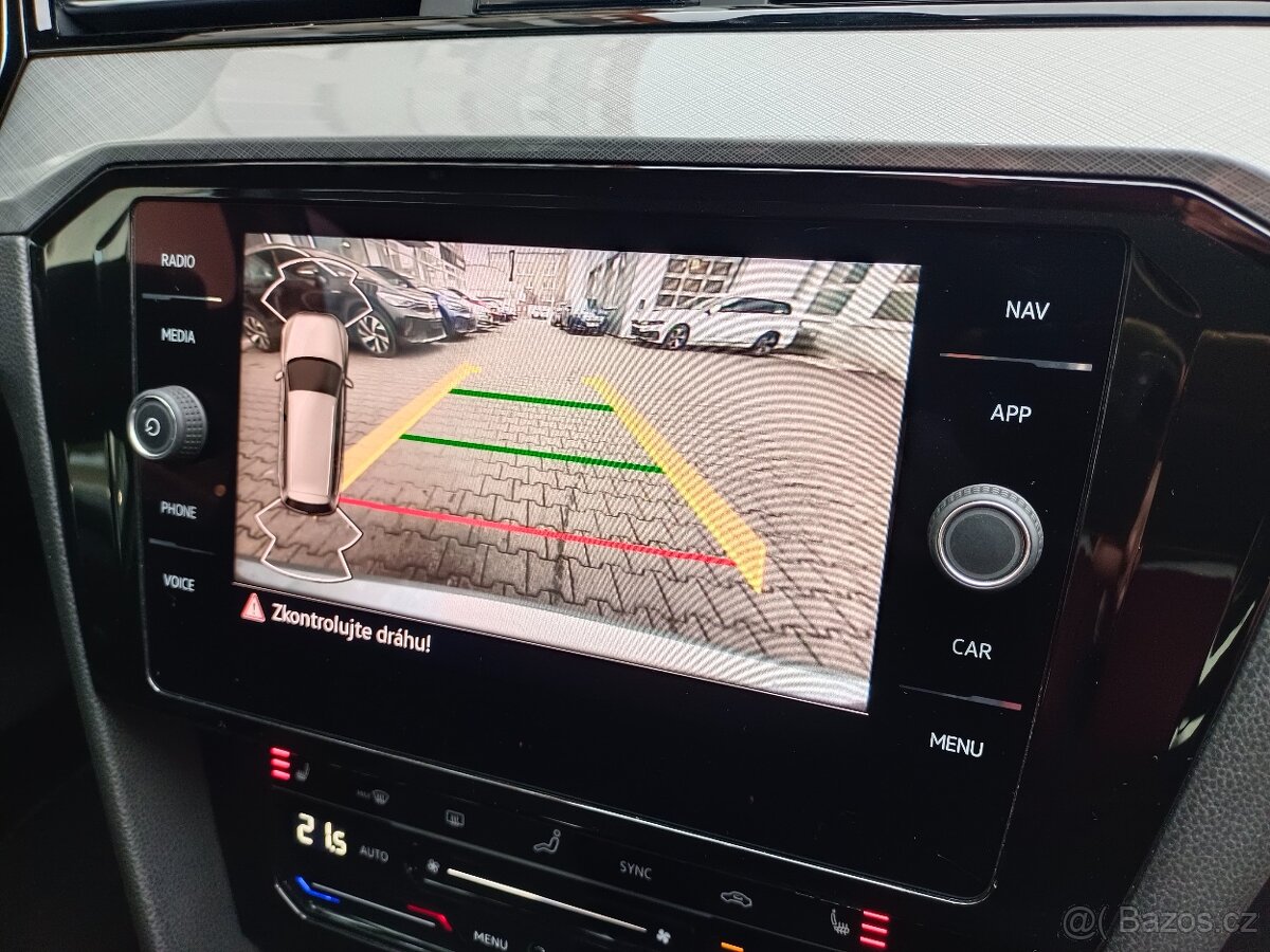 VW Passat B8 Variant 2.0TDI 110kW DSG - záruka Autodraft - 16