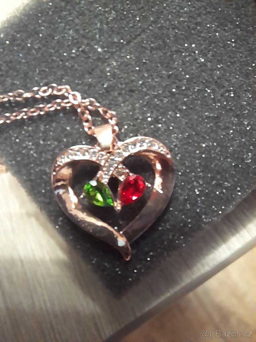 Přívěsky s řetízkem srdíčka - 16