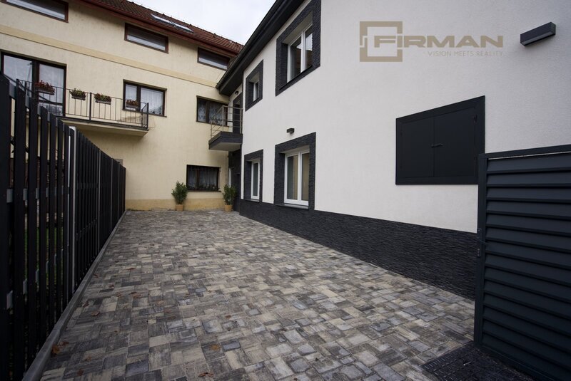 Prodej nadstandardního bytu 2kk + pracovna s parkovacím míst - 16