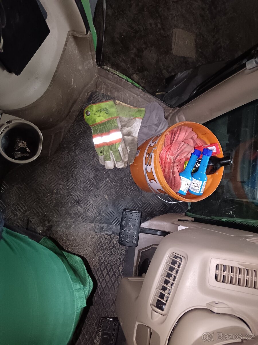 Traktor John Deere 6215 R - 16