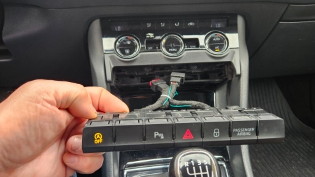 DEAKTIVATOR SYSTÉMU START STOP - 16